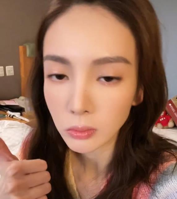 戚薇吃火腿哈密瓜视频,火腿哈密瓜的独特搭配大揭秘