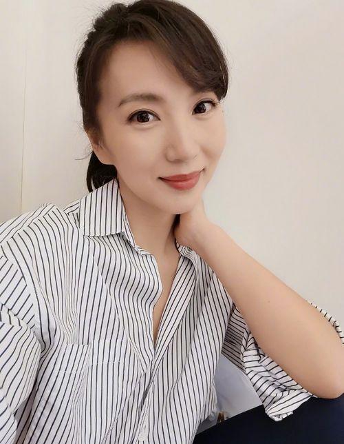 美女天天吃瓜图片视频在线观看,美女瓜界新宠，在线观看瓜趣无限