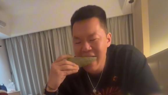 谭竹吃瓜视频,揭秘娱乐圈幕后故事