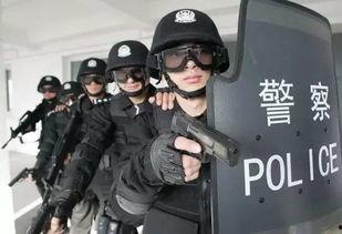 英国小警察吃瓜视频,揭秘警局日常趣闻