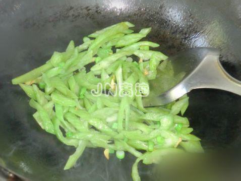 蛇瓜怎样做着吃最好吃视频,视频教你如何烹饪最佳口感