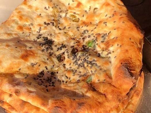 烧饼吃瓜视频,揭秘网红美食背后的故事