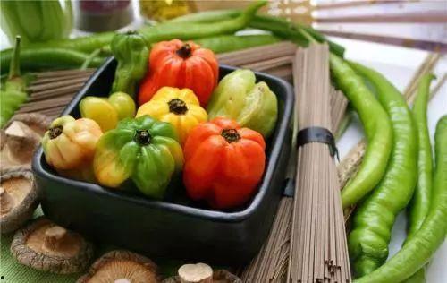 带你吃瓜搞笑视频蔬菜,带你领略蔬菜界的“吃瓜”风云