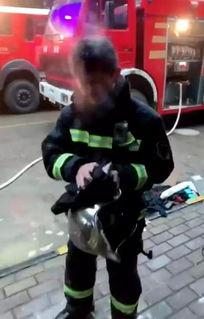 消防员吃小瓜视频下载,网友热议消防员日常趣味瞬间