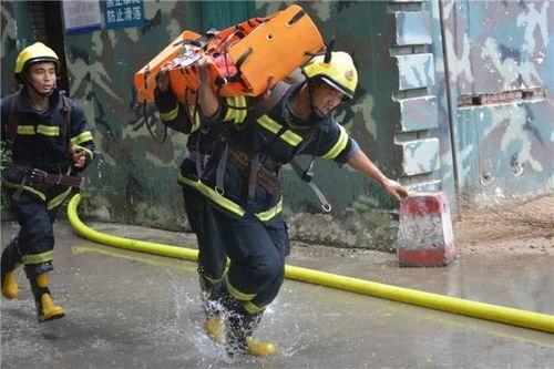 消防员吃小瓜视频下载,网友热议消防员日常趣味瞬间